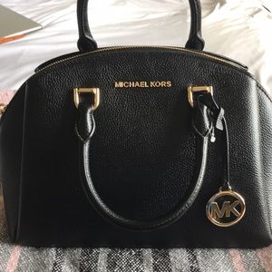 Micheal Kors Satchel Purse